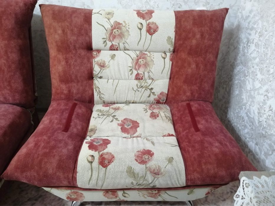 Продам диван и два кресла