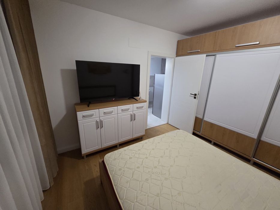 Închiriez apartament central