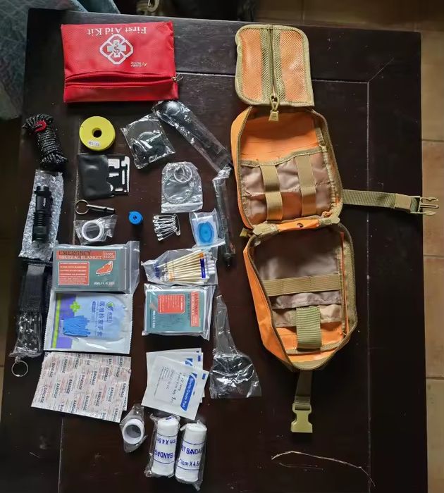 Комплект за Оцеляване/Първа помощ 24в1!