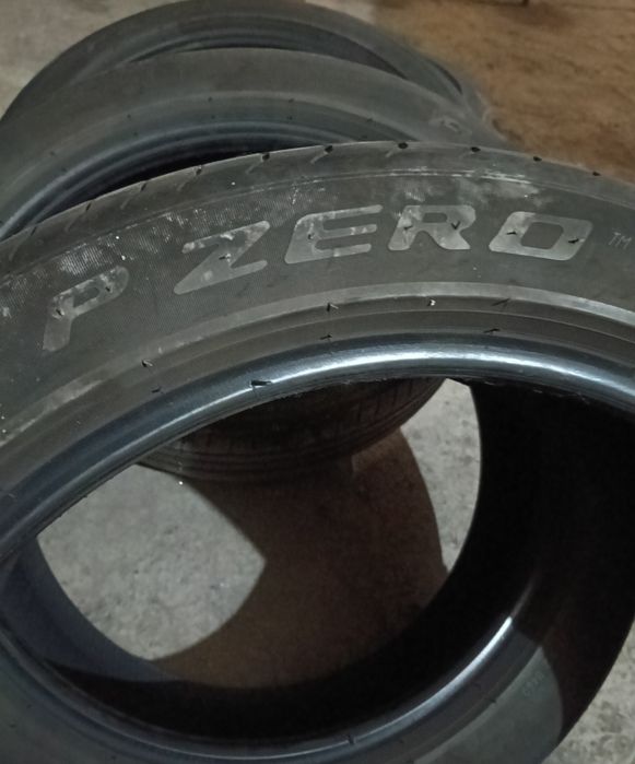 Продам шины 245/25/19