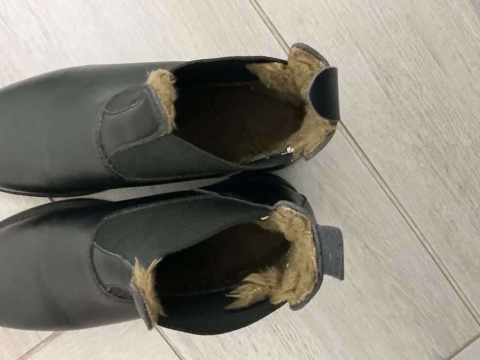 Vand cizmulite si ghete fetite