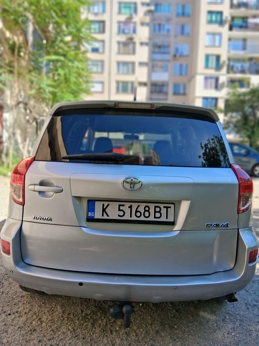 Toyota rav4 продавам