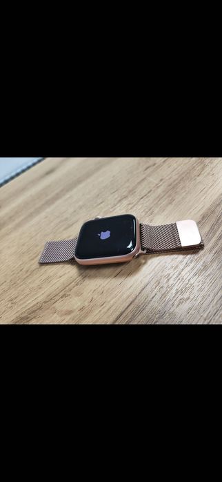 Apple watch SE 44мм