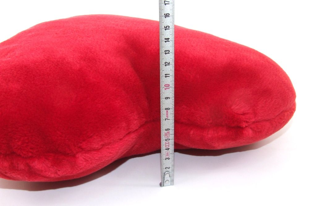 2 Inimi, pernute din silicon si plush - moi, placute, fine, NOI !