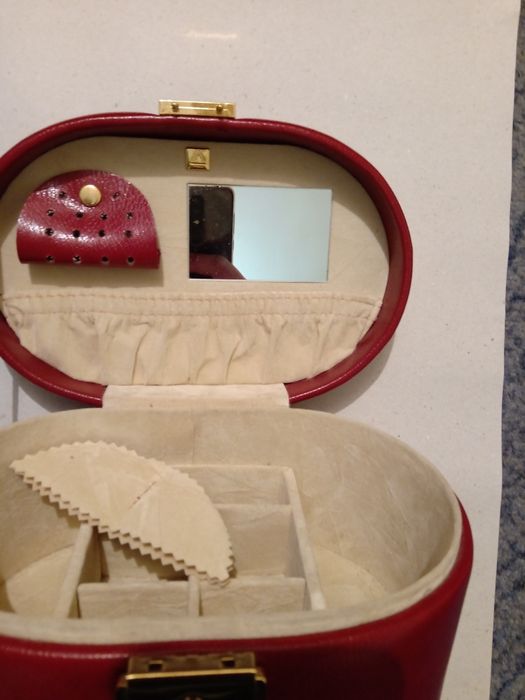 Кутия за бижута или гримове