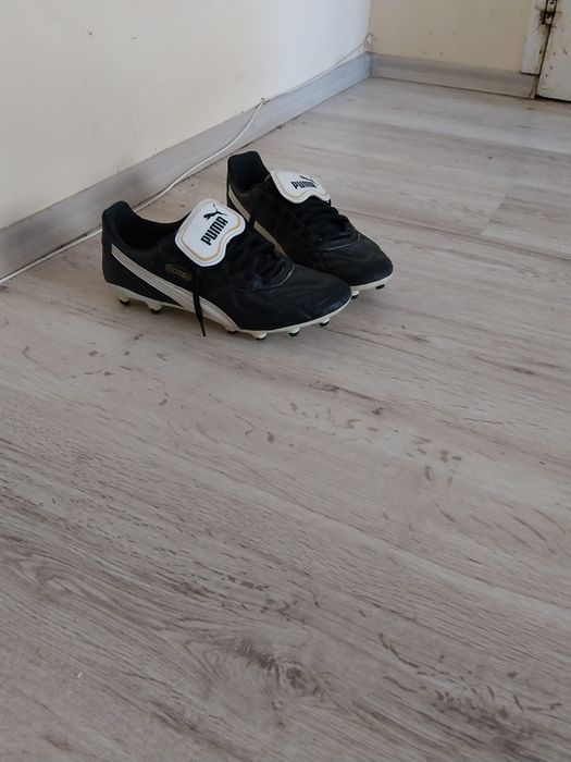 Футбол ни бутонки