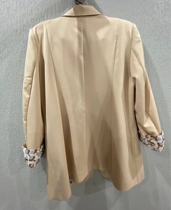 Продается пиджак KD Kadelli Collection / Размер M-L