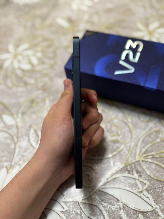 Продаю телефон Vivo V23