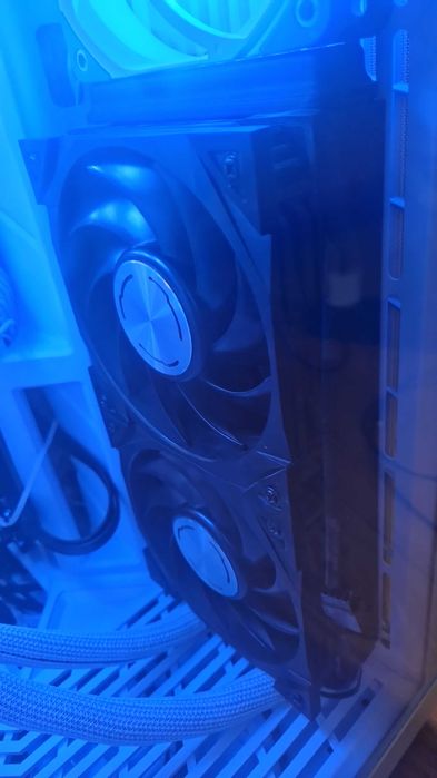 RTX 4090 MSI Suprim Liquid X