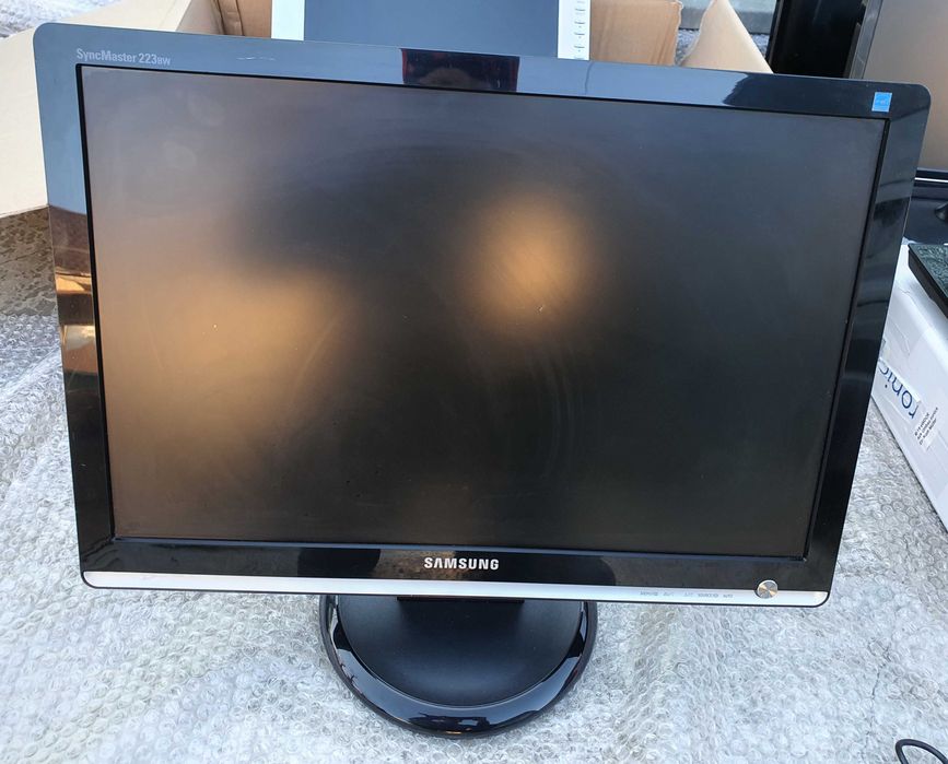 Monitor TV  pentru rulote , autorulote, import Germania , Samsung si Medion, nou