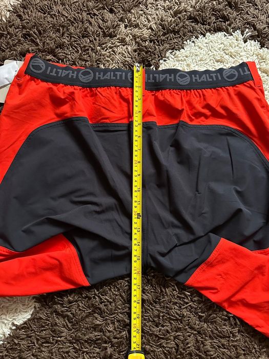 Pantaloni drumeti Halti