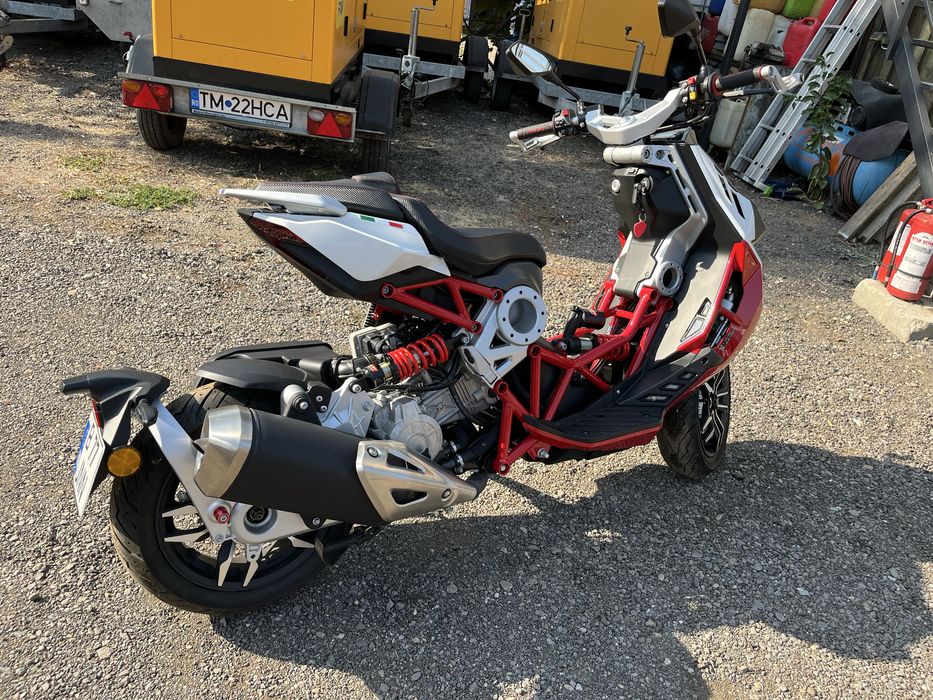 Scuter Italjet Dragster/Ducati 125 cc impecabil/full led/ABS/ESP/ETC