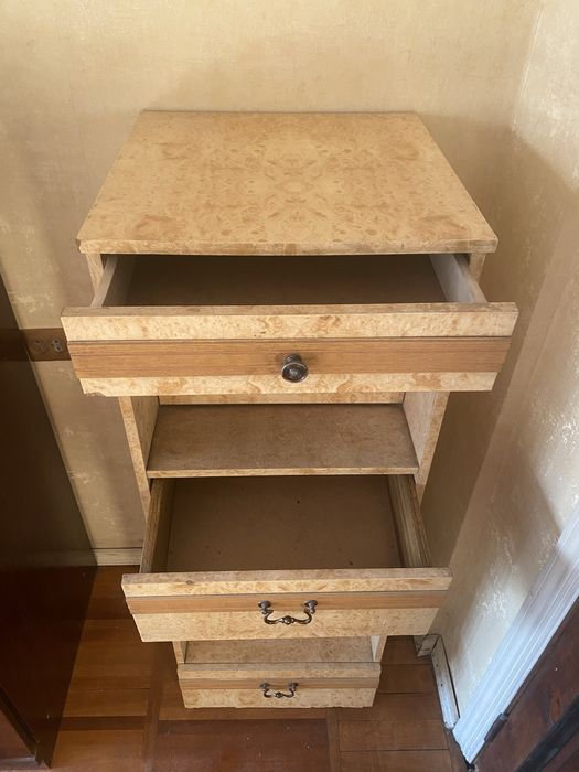 Тумбочки прикроватные