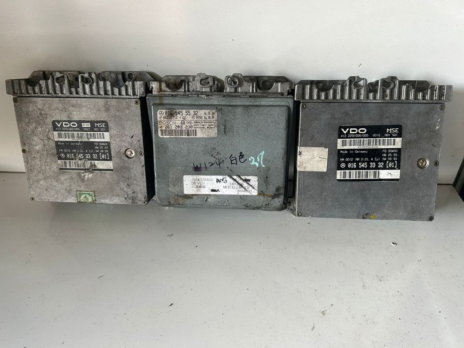 Блок управления двигателем Мерседес 111