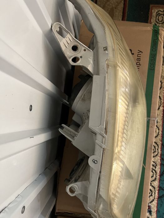 Фары оригинальные Toyota corolla 2004