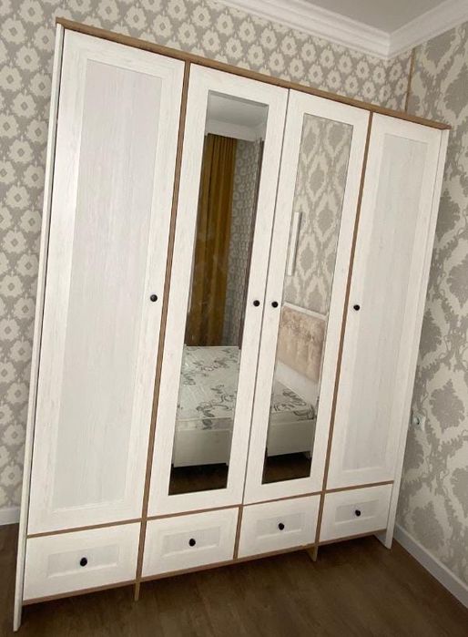 Шкаф спальный 3 секций