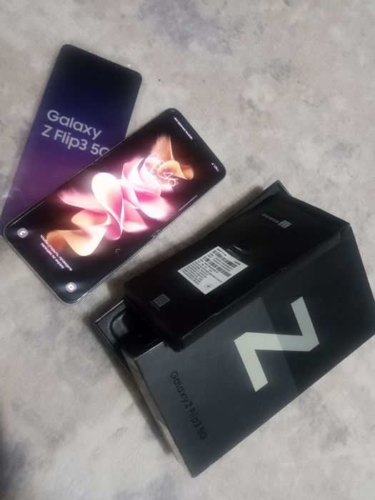 Samsung galaxy Z flip 3. 128gb