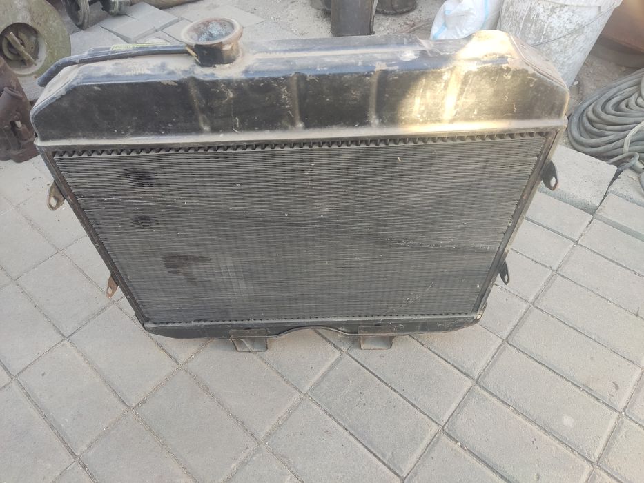 Продам радиатор охлаждения на УАЗ