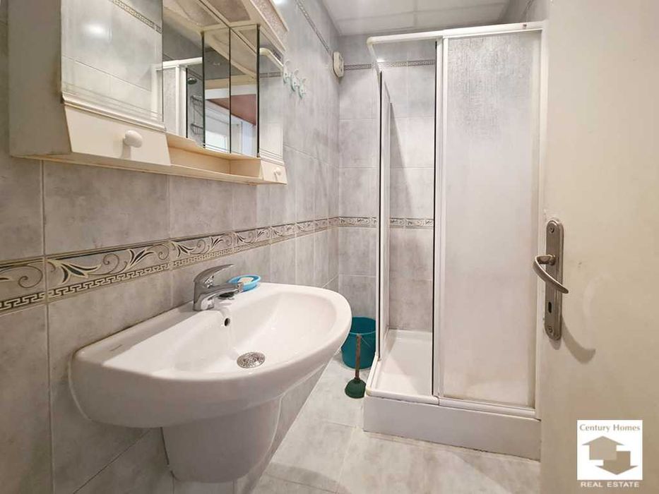 Продава се Четиристаен апартамент в Велико Търново, Център - 104 кв.м за 1616 €/кв.м - Снимка #15