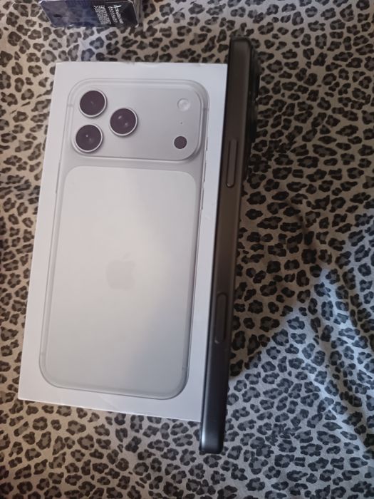 iPhone 17 pro max 1TB