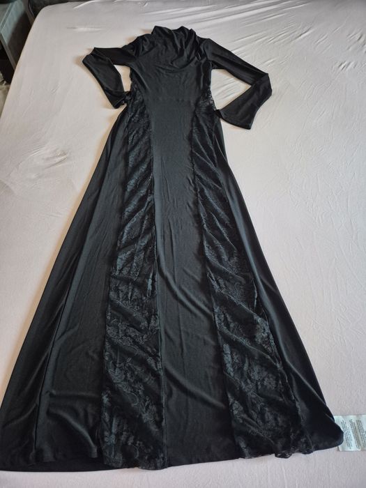 Елегантна черна рокля