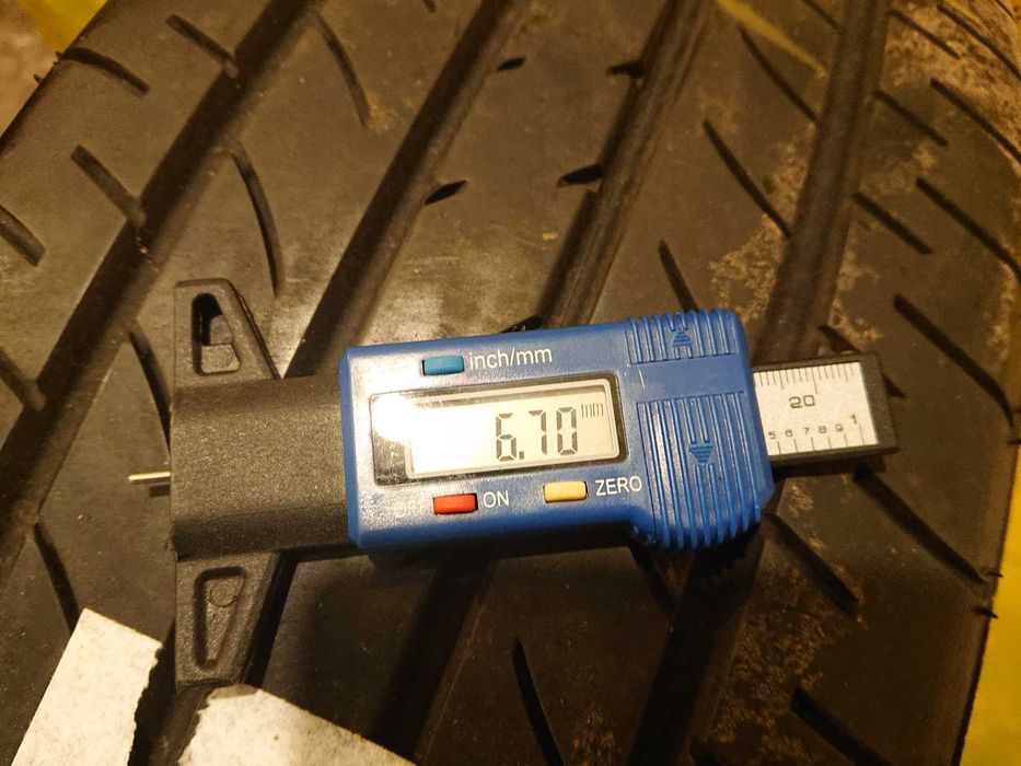 Anvelope vara YOKOHAMA BluEarth E51 225 60 R18