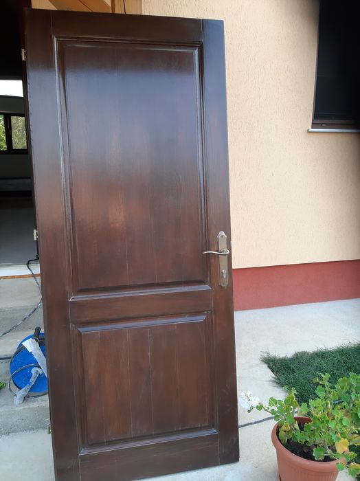 Usa exterior din lemn masiv de stejar