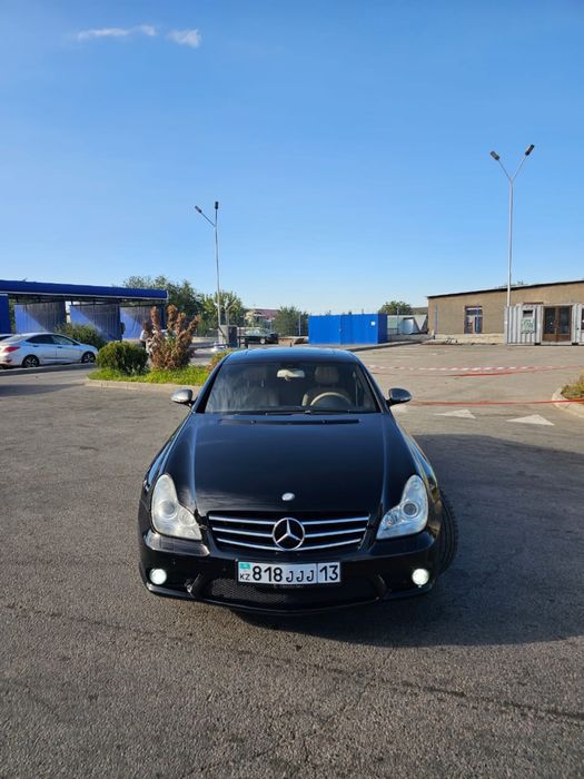 Месредес CLS 550 с водительям