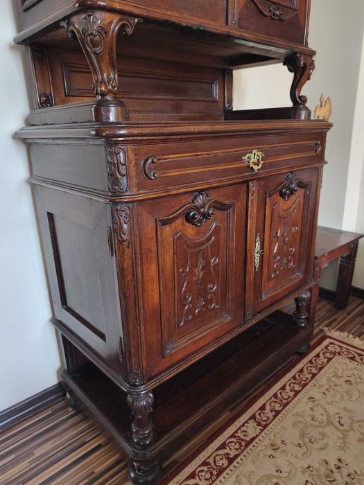 Mobilier stil din lemn masiv
