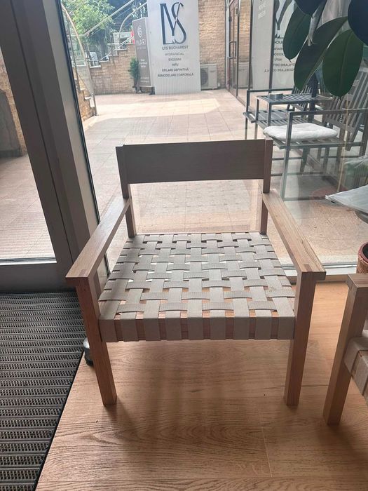 Fotoliu din lemn masiv cu sezut impletit