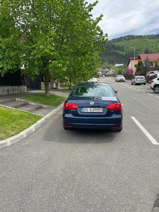 Vand Volkswagen Jetta 2011 1.6 TDI primul proprietar