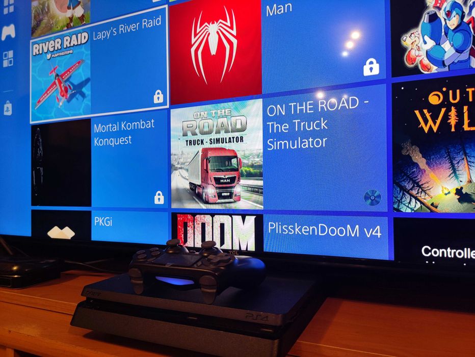 Sony PlayStation 4 Slim SPIDERMAN Edition Плейстейшън PS4 нов джойстик