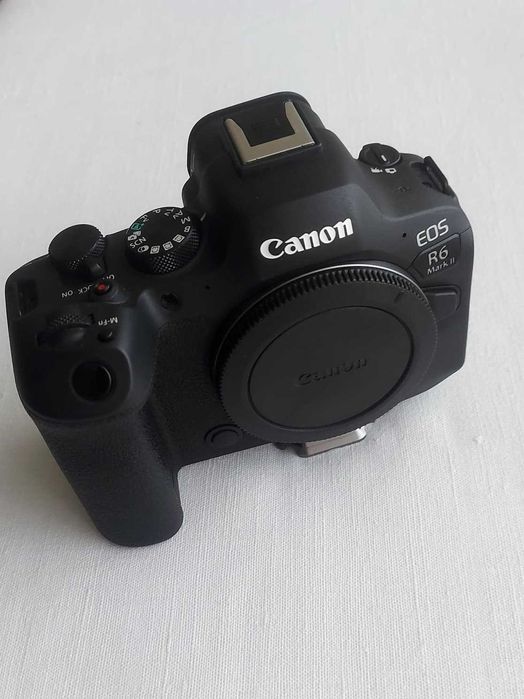 Canon R6 Mark II Full Frame 24.2 MP, 4k,  BONUS 2 baterii.