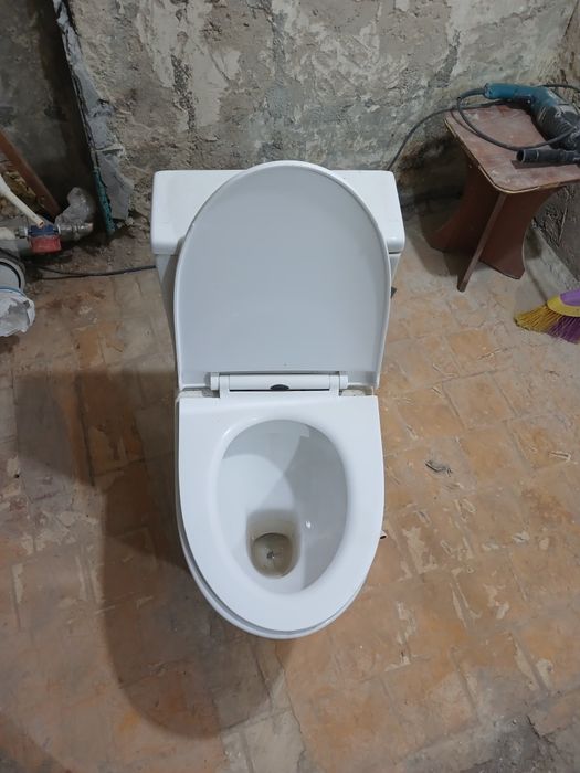 Unitaz b/u yaxshi xolatda