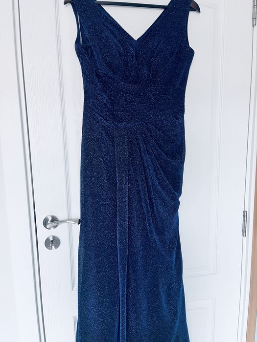 Официална рокля .