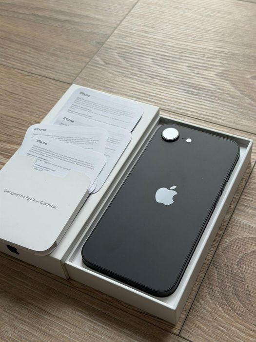 Iphone 16 e, NOU, 128 gb, bat.100% - negru