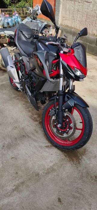 Kawasaki Z500 SE 2024 | Stare foarte buna | Echipament opțional.