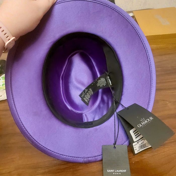 Шляпа новая SAINT L