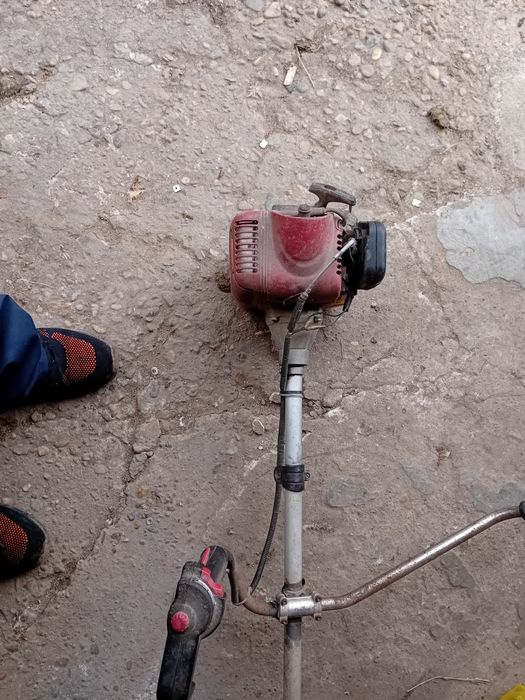 Coasa cu fir  kavasaki  in stare de functionare bună