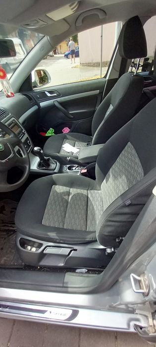 Vând Skoda Octavia