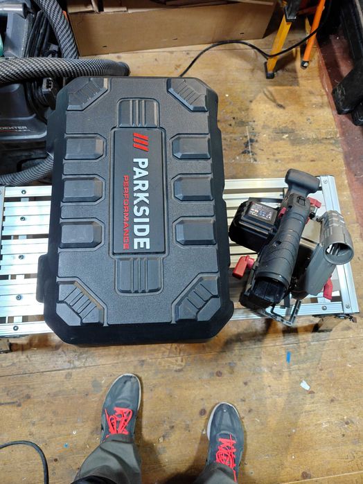 Fierastrau circular Parkside Performance 12V PHKSAP 12 B2 - Kit Complet