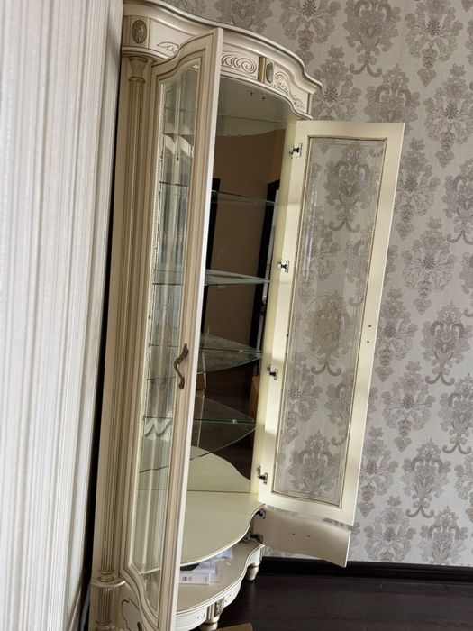 Шкаф витрина/сервант Дядьково