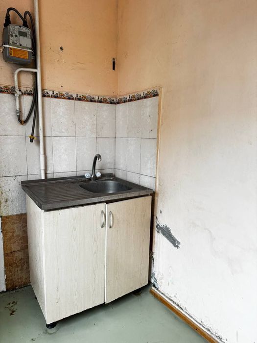 Продажа 1/3/5 на массиве Ахмад Югнакий, балкон 2х3
Чистая 
Санузел сов