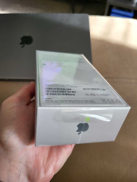 Iphone 8 silver 64GB нов, фабрично запечатан, рядък