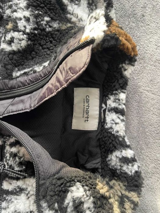 Geaca Carhartt de primavara