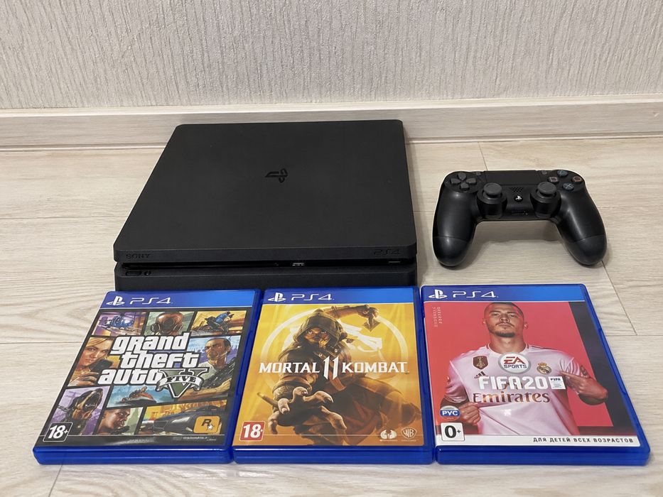 Sony playstation 4 slim