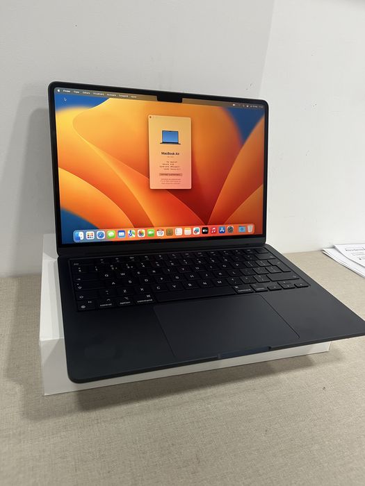 MacBook air M2 256gb 8gb ram  doar 23 cicluri de incarcare