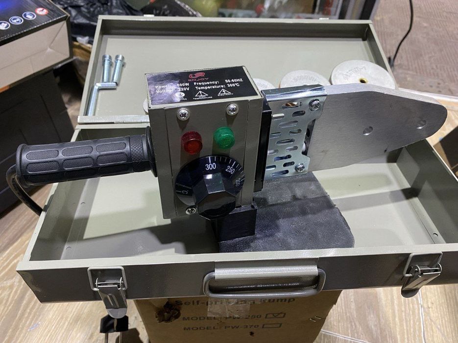 Утюг для пайки пластиковых труб, пайка утюг