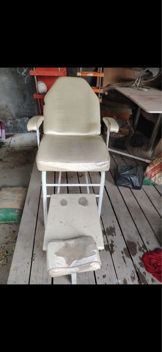 Продается зеркала , диван , кондицонер и соковыжемалка