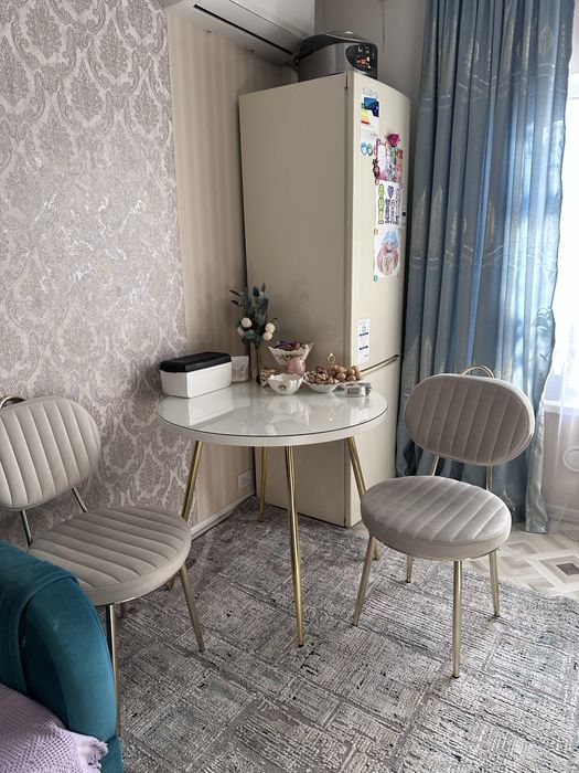 стол орындығымен